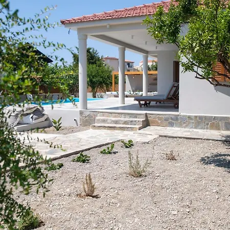 Villa Avli