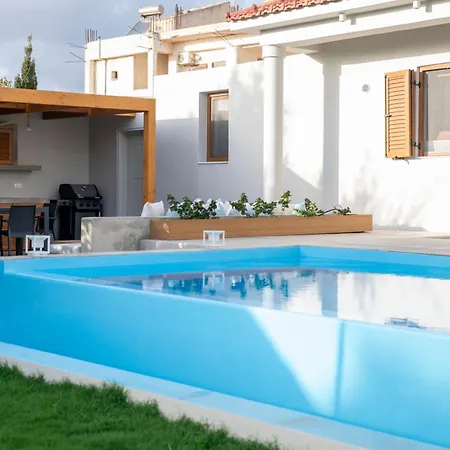 Avli Villa Tympaki